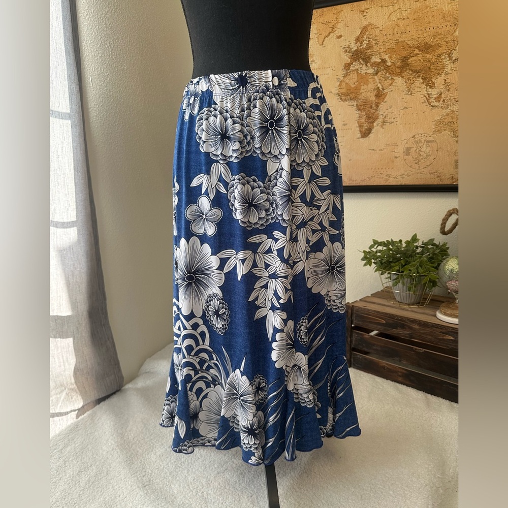 SJS blue white floral skirt